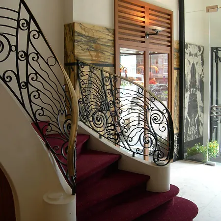 Hotel Du Parc 4*